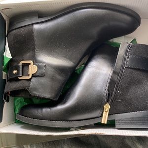 Black Tommy Hilfiger Leather Boots, Gold Buckle size 8